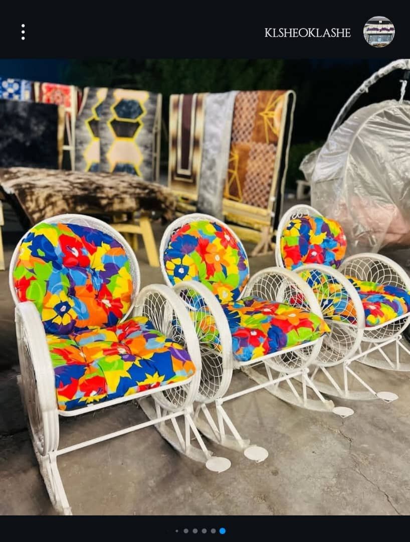 مبلمان باغی